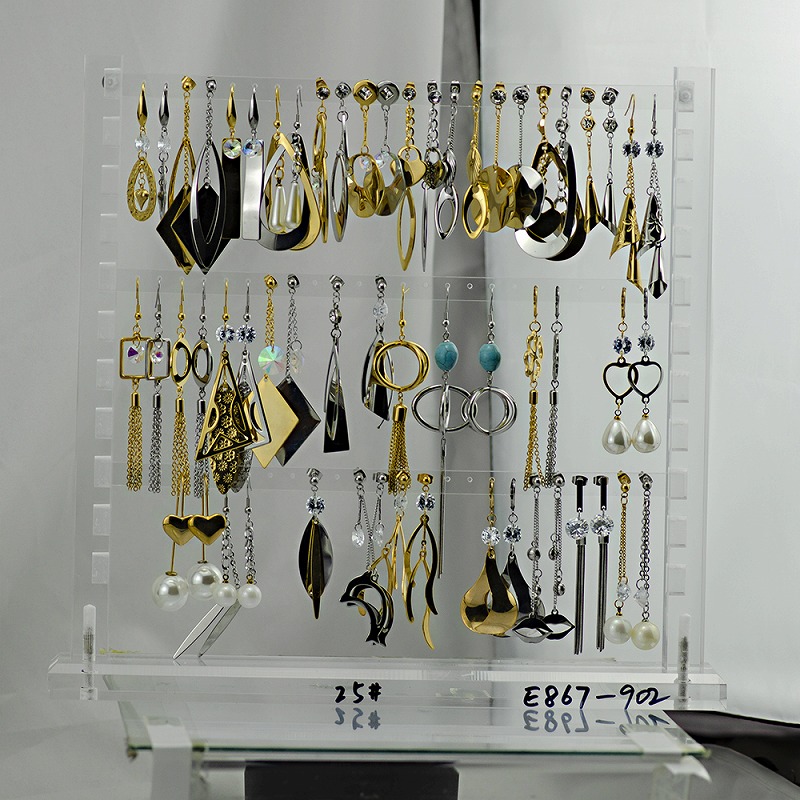 Assorted jewelry 