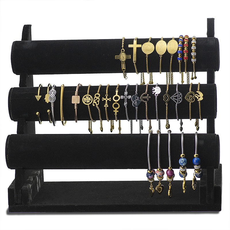 Assorted jewelry 